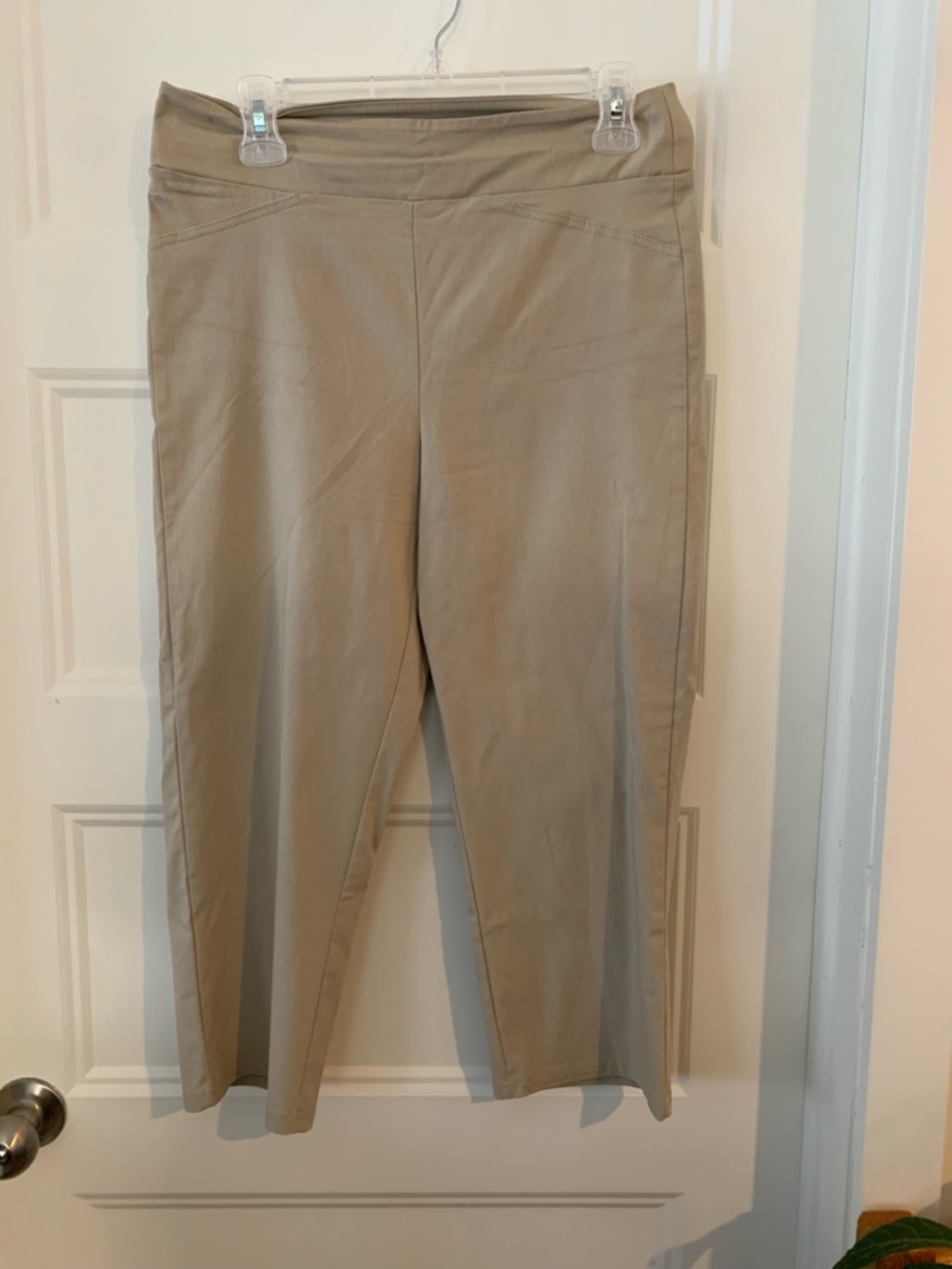 Tag, women's Capris pull Beige Pull-On Stretch Pants